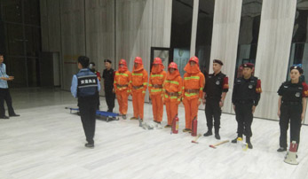  做好保安隊伍建設，提高保安隊伍素質(zhì)和服務(wù)水平 