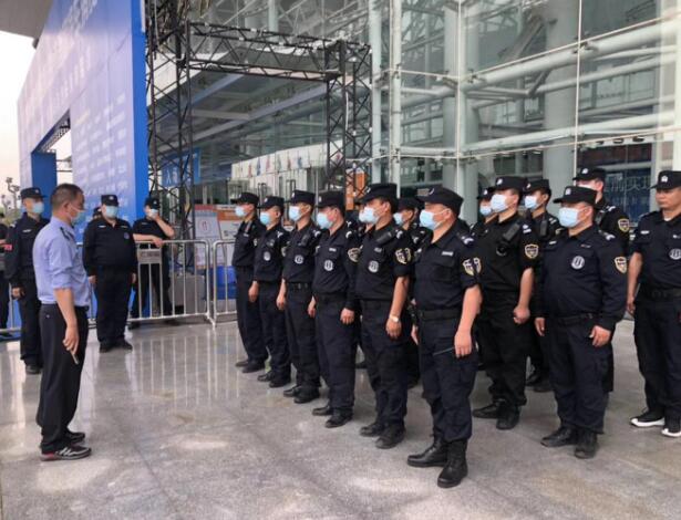 長(cháng)沙市保安協(xié)會(huì )成功舉辦第二期“大?！惫歉膳嘤柊? ></a>
                    </div>
                    <div   id=